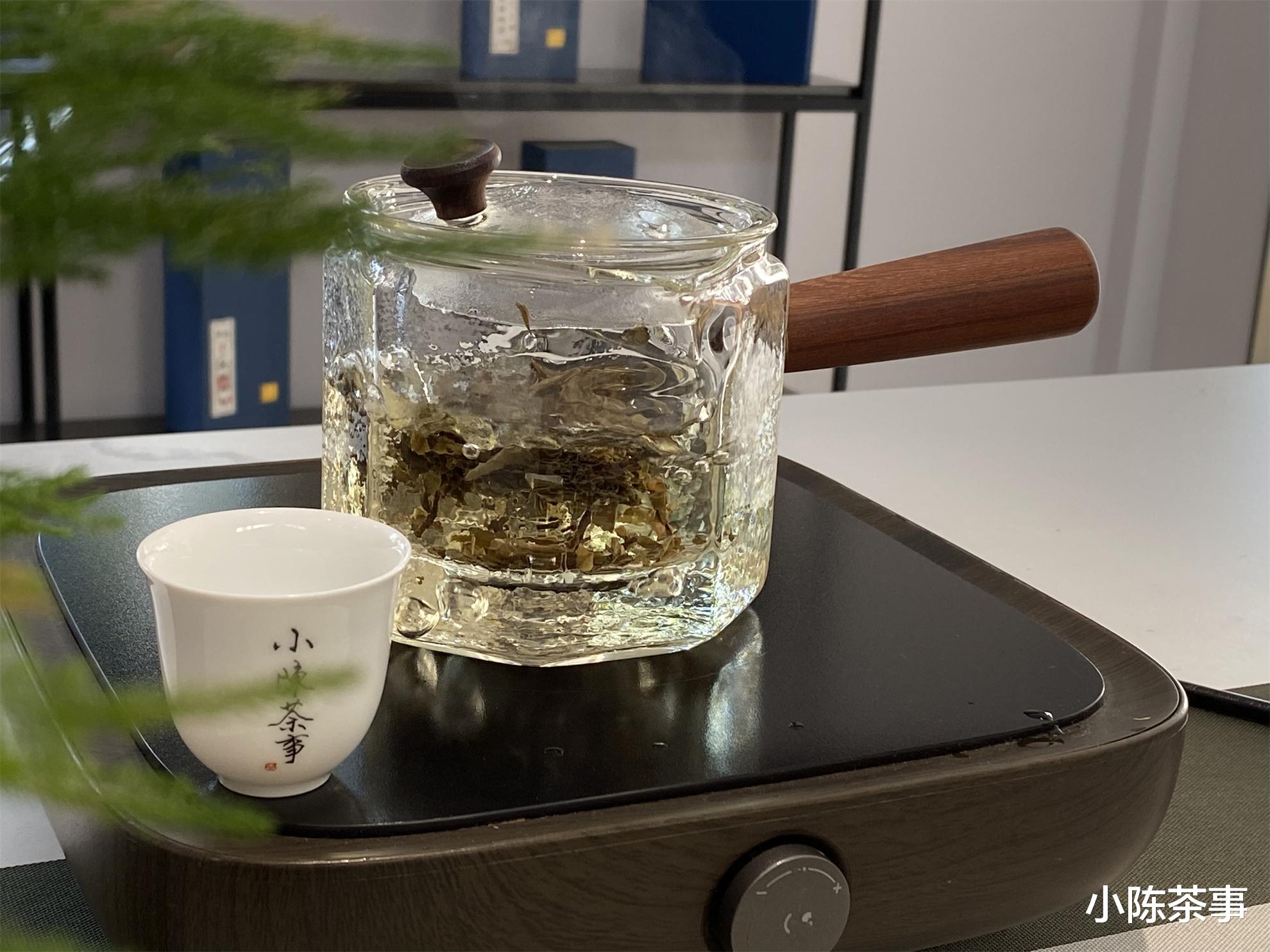 寿眉|煮1次、煮2次、煮3次,将老白茶煮着喝,能煮几壶茶呢?