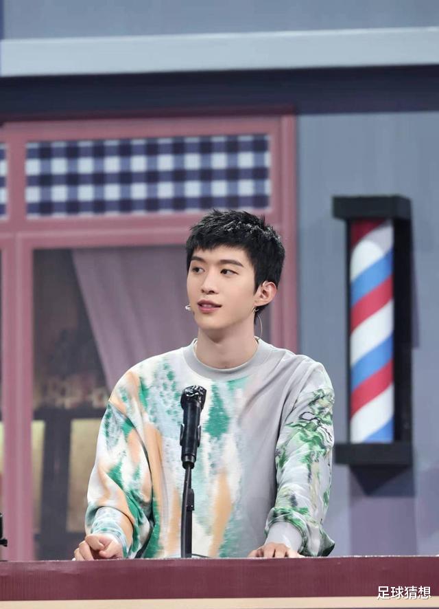 范丞丞|生图曝光，流量摆烂？范丞丞发福，王一博肿了：为角色增肌不可笑