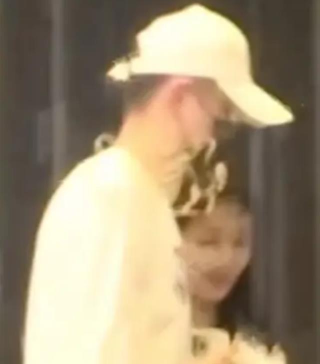 张嘉倪|买超为爱说着“丧偶、断腿”的话却没拦住自己出轨？张嘉倪回应