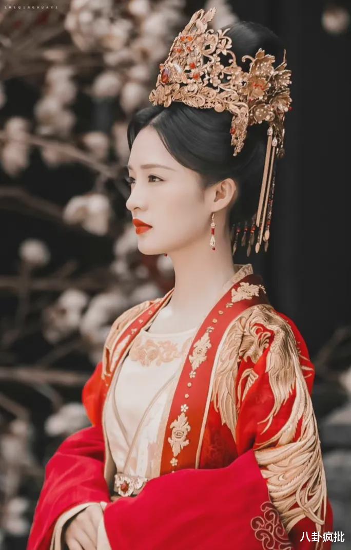 李沁|黄磊强捧女儿？杨幂修护母女关系？李沁报价高？柴碧云取代郑爽？