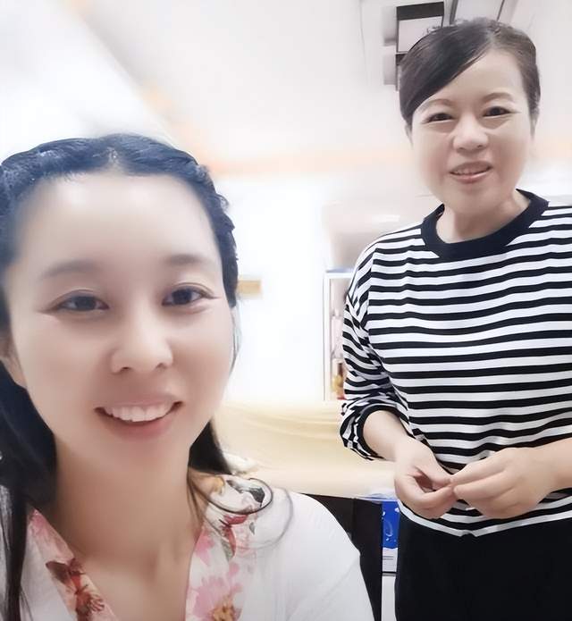 许敏|许敏夫妇近况曝光,许姚家小辈陪同散心,姚爸近照消瘦许多惹心酸