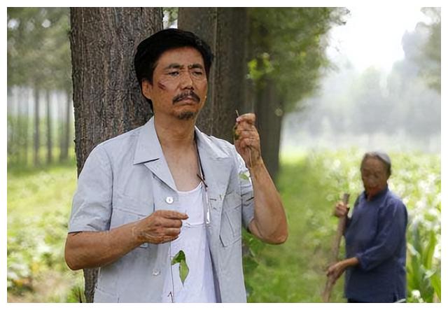 范明|范明：闪婚娶大6岁离异女富豪，视继子如己出，今继子成国家骄傲