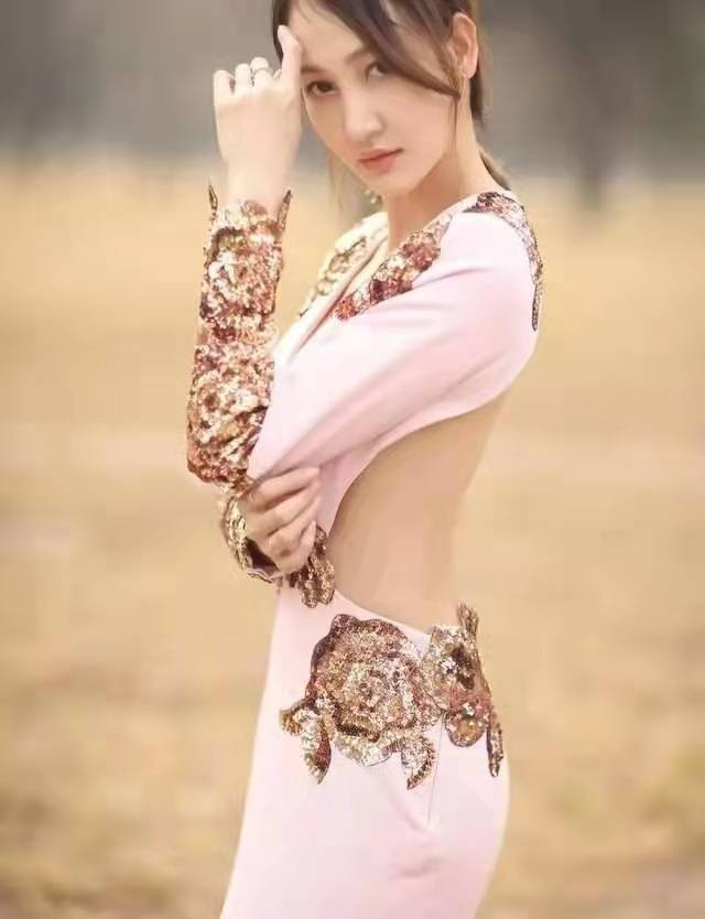 王皓|王皓妻子闫博雅，为爱回归家庭，爱舞蹈更爱丈夫和他的事业