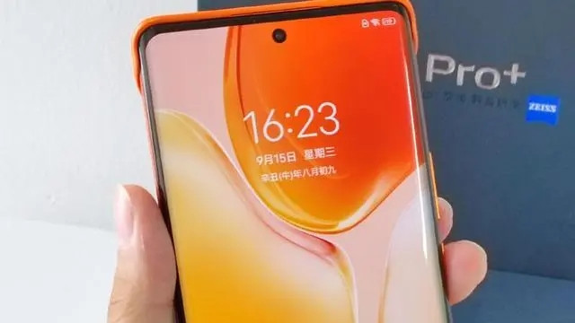 vivo|稳了！vivo新机曝光，天玑9000+自研芯片，网友：堆料最猛的旗舰机