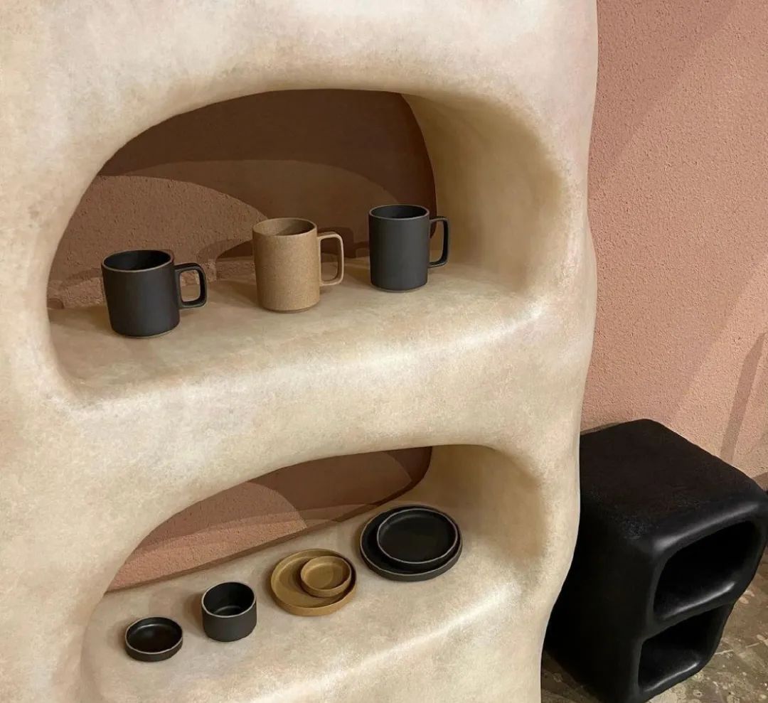 59岁昔日男神砸2亿装修,200m2改成一室0厅,洗澡如厕无遮挡:欧阳娜娜爱他啥?