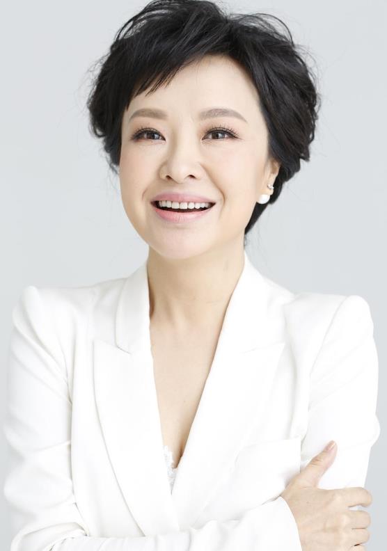 主持人|上海金牌主持叶蓉：低调复出后越发优雅端庄，女儿已经11岁