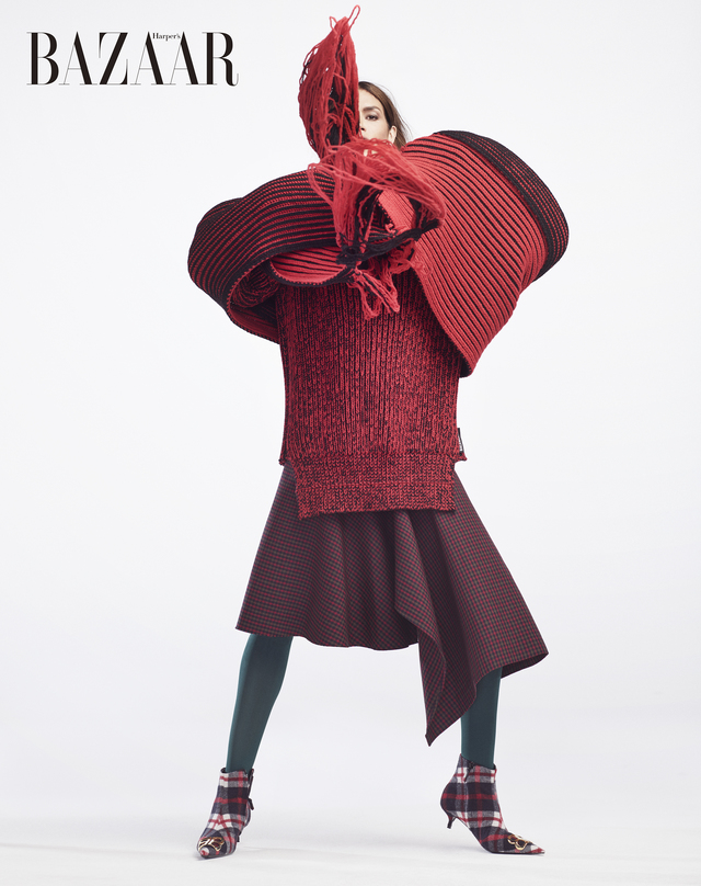 贝克汉姆一家都要靠边站，时尚圈第一家庭52岁超模妈妈抗老有偏方