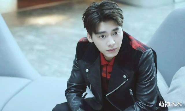 李易峰|李易峰被全网封禁,央视紧急停播其电视剧,所有主演作品被除名