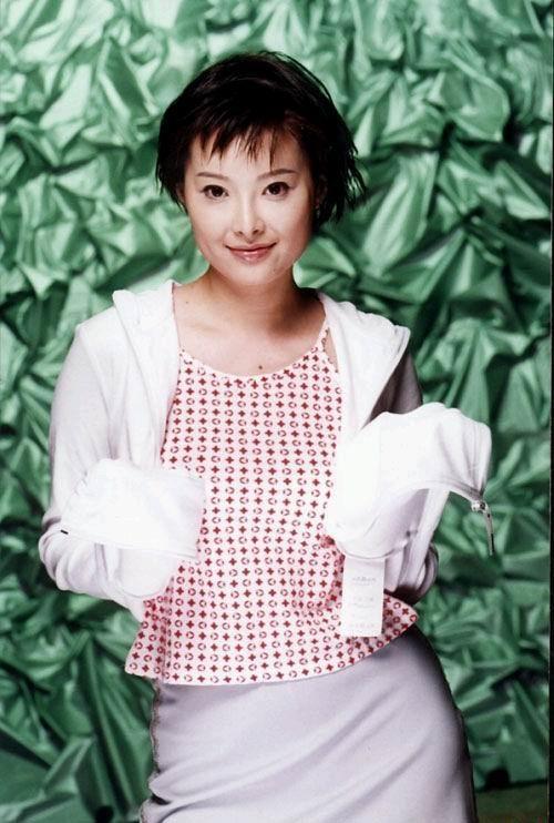 袁立|有次制片人要求袁立晚上陪村长吃饭,如果不去,片酬一分都别想要