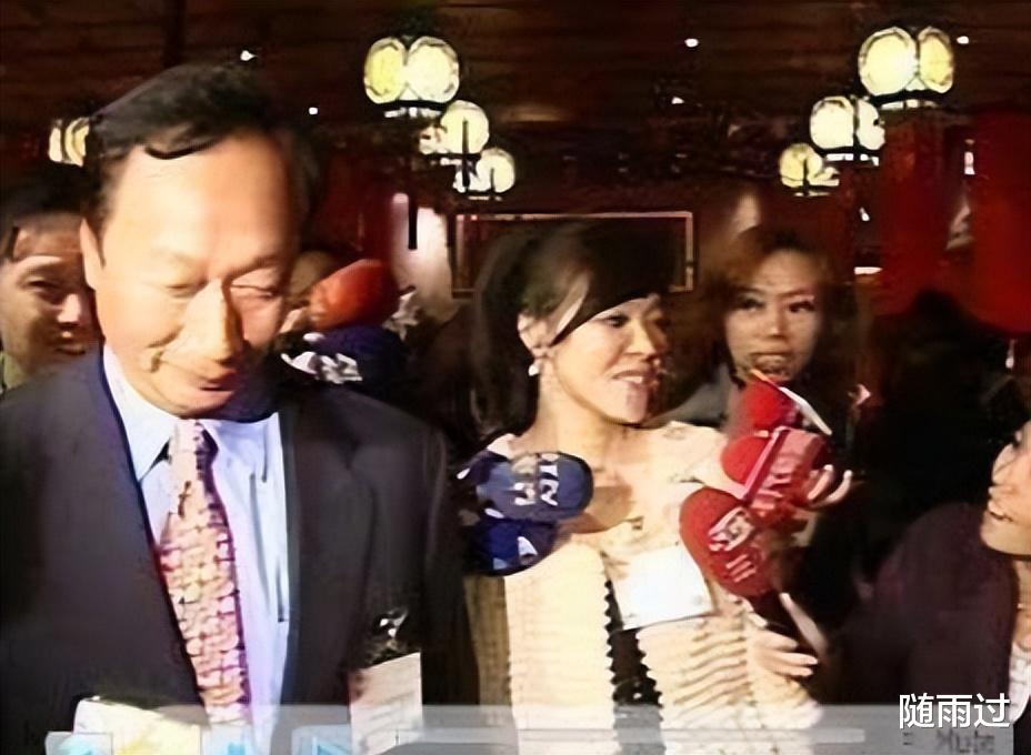 安崎|34岁成富士康老板娘，6年生3胎稳当百亿豪门阔太，曾馨莹凭什么？