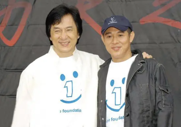 电影|阿凡达2预售票房7000万，国产电影哑火，吴京成龙为何不敢亮剑？