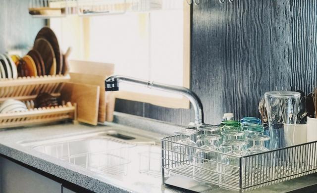 夫妻俩坚持丁克,129不多添置一件家具,沙发也不要,生活很随心