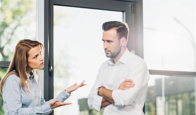 读心术|有才华却得不到重用？触犯这3条职场红线，本事越大，越遭排挤