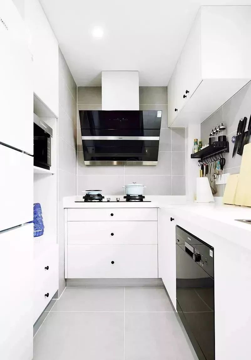 84平的北欧风小户型二居室,还挤出了衣帽间和书房