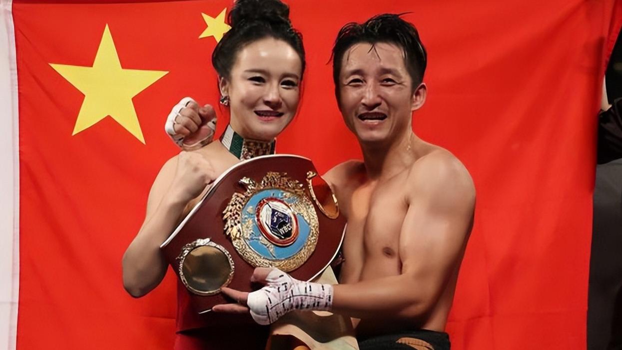 邹市明|“铁打娇妻”冉盈颖，给大佬陪酒2小时后痛哭，为丈夫坚持生三胎