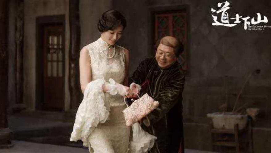 林志玲|记者曾问林志玲：和范伟演亲密戏不尴尬吗？林志玲：尴尬的不是我