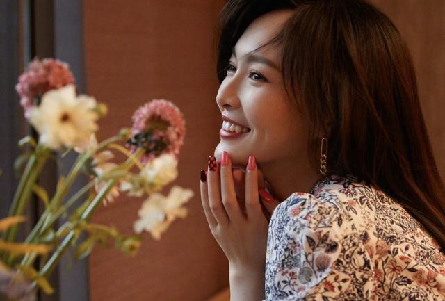 唐嫣|唐嫣开挂了,剧本有都市、民国、大IP!被传和肖战接触姐弟恋剧情