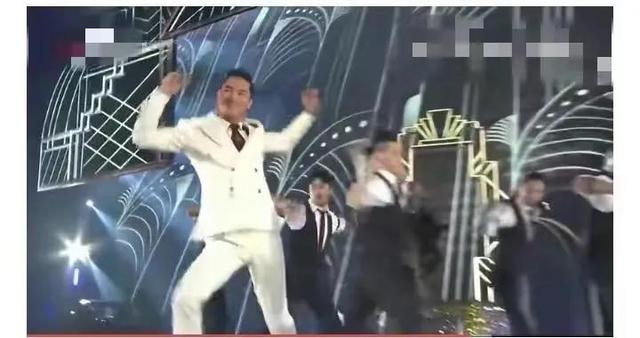 台湾|林志玲老公压轴中国台湾春晚，与受热捧的劣迹艺人罗志祥热烈握手