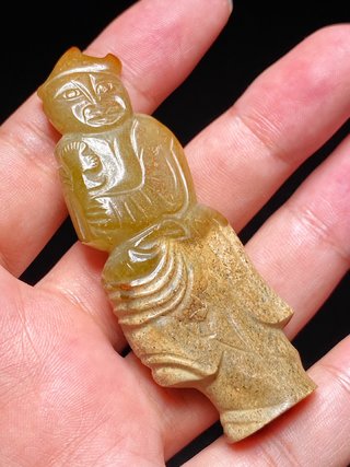 和田玉籽料|汉 和田玉籽料 沁色 玉人 把件 挂件