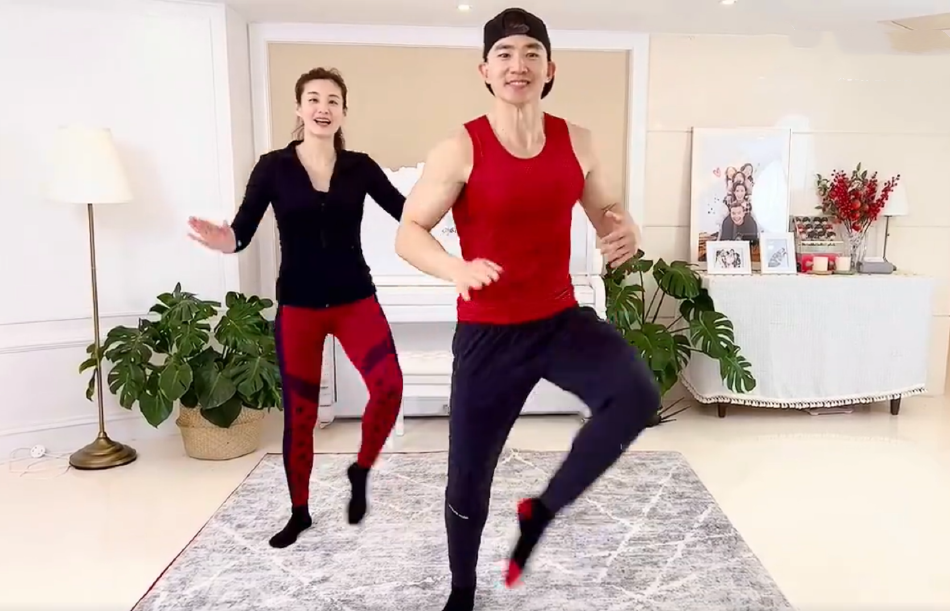 迪丽热巴|刘畊宏为“讨好”老婆模仿迪丽热巴，为何明星也追《恰似故人归》