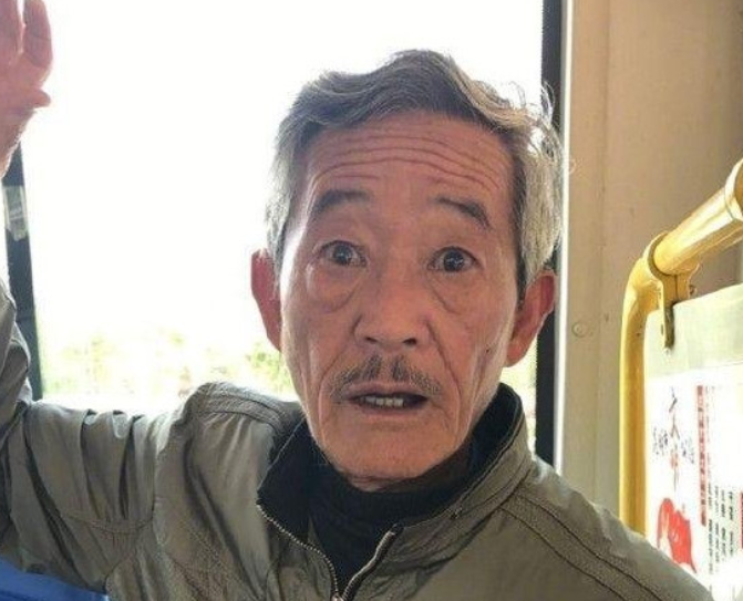 孙艺珍|77岁“妹爷”近照曝光：骑电动车买米，穿着普通，是国家一级演员