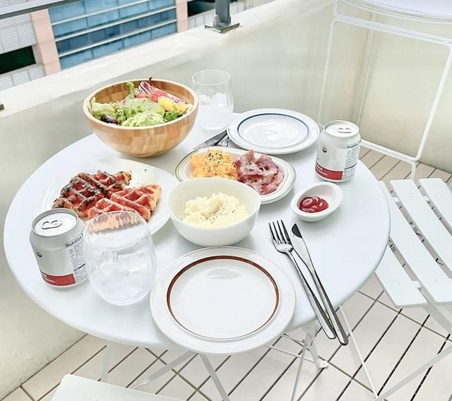 他,背负200万住进70的老小区!不做一丝丝的造型,恰似一团梦境