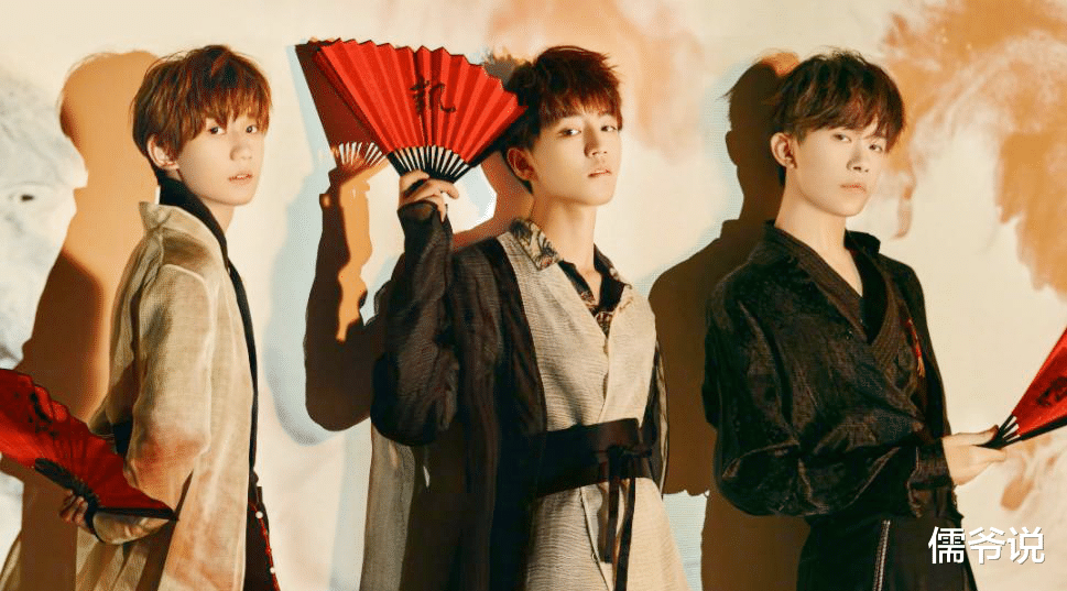 TFBOYS|TFBOYS合体在即？李飞称明年合体后，声乐老师也晒歌本暗示将合体