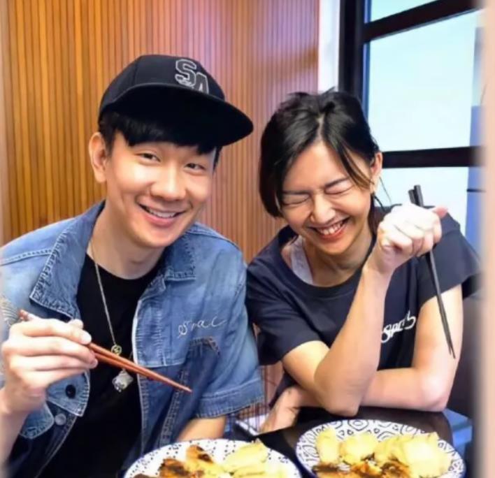 林俊杰|躲在“车底”，赚到3亿身价，把林俊杰远远甩在后面，一夜消失