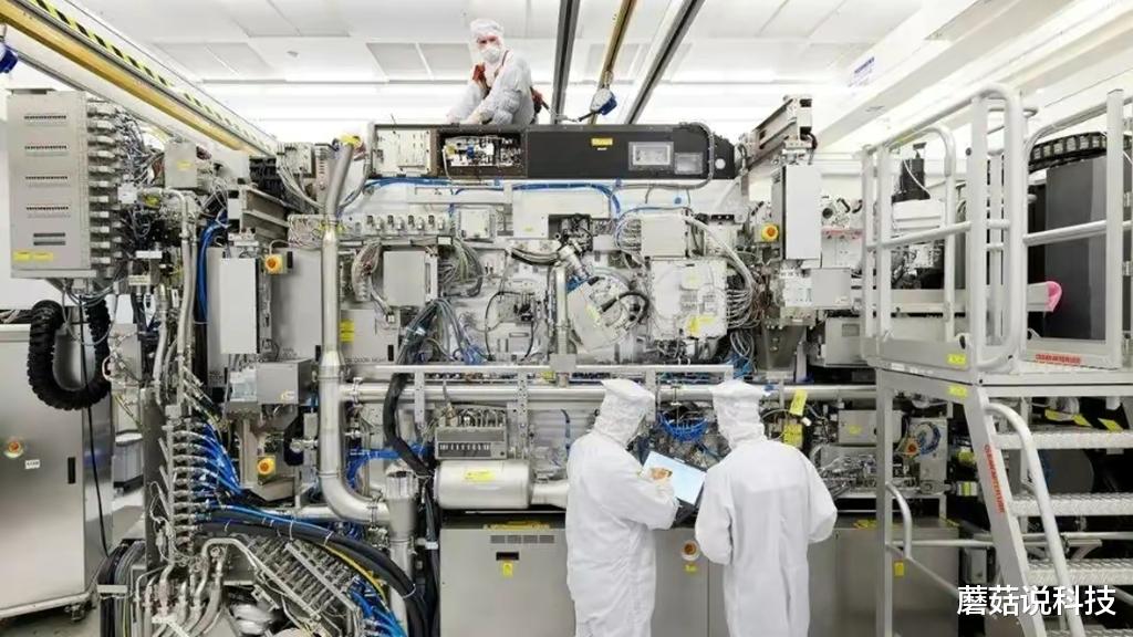 折叠屏|首颗7nm芯片正式曝光，这次中芯“立功”了？