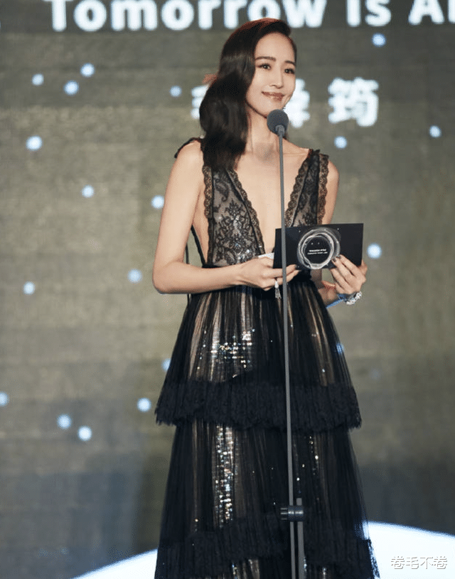 黄圣依|“大长脸”也好看的8位女星，个个明艳大气，高级感十足