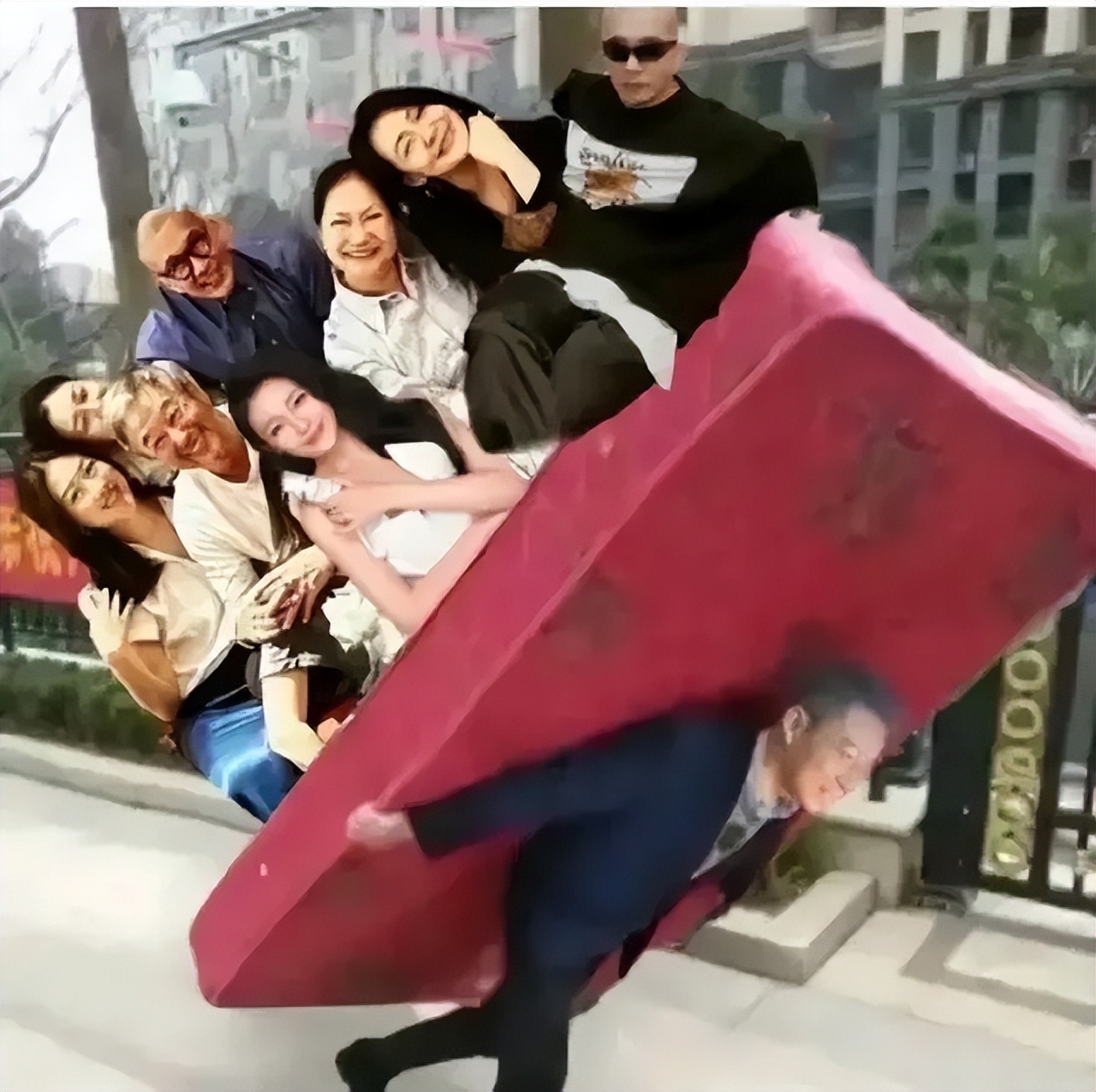 大S|大S具俊晔夫妇强词夺理否认事实内涵网友耳聋眼瞎非“文明”人，那我们来跟她扯扯什么是文明