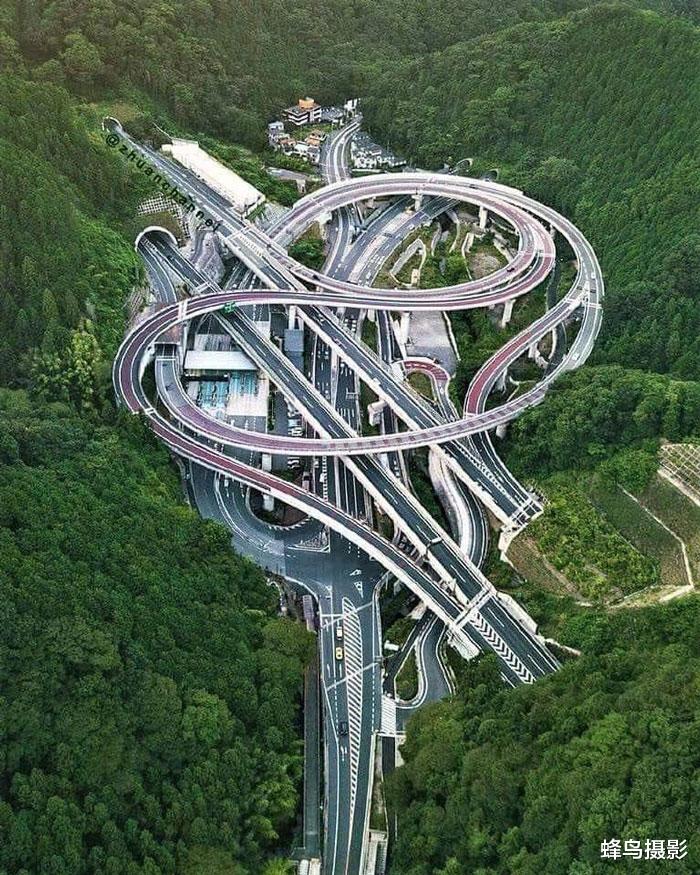 欧洲旅游|40张活久见的照片，世界各地那些神奇的建筑，世界太神奇了