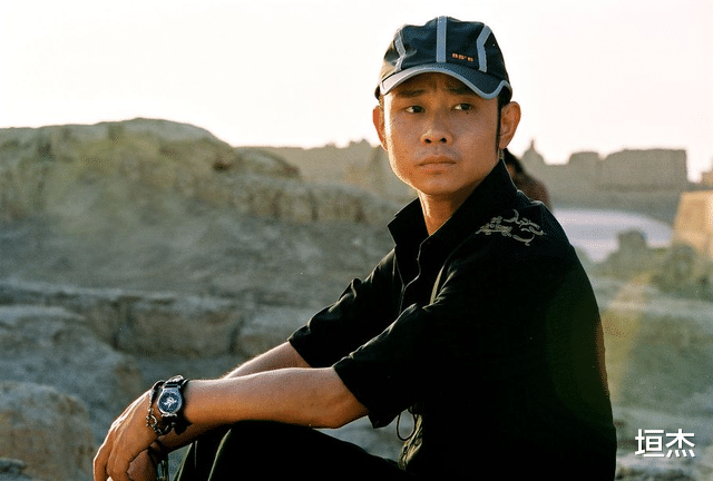 孙兴|8位过气艺人现状：阿宝住破屋独自喝闷酒，孙兴形象破裂想要复出