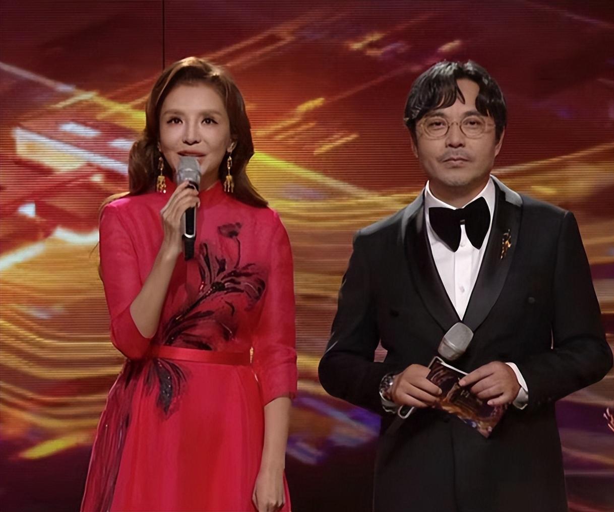 金鹰节|金鹰节开幕式现场:朱迅脸僵,孙怡美爆全场,沈梦辰长腿又直又白