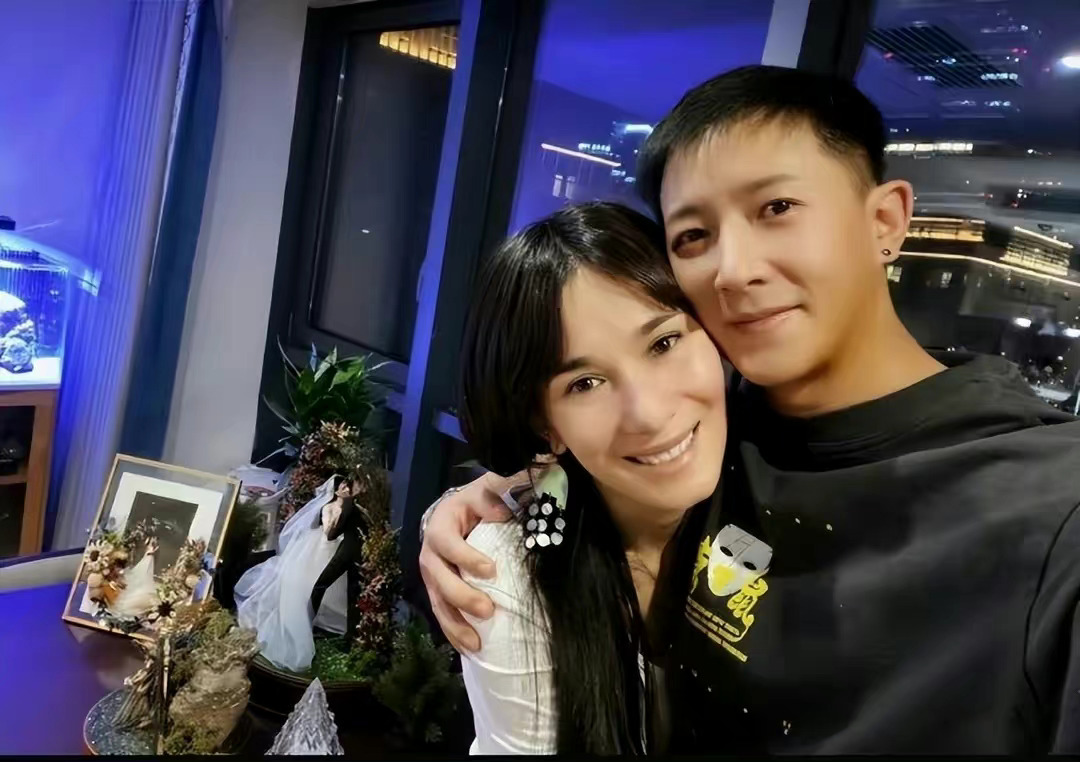 韩庚|恭喜!韩庚和卢靖姗晒一家三口合照,宣布女儿出生喜讯