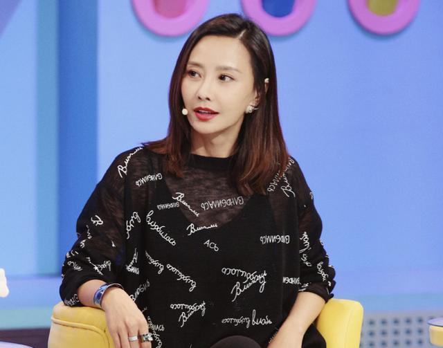 马雅舒|吴奇隆前妻给乔欣作配，自嘲在00后中没名气，44岁美貌依旧