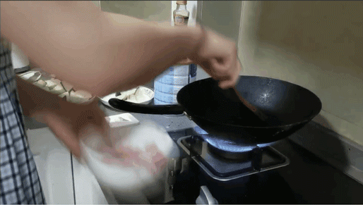 当你做完饭时,是先关灶具还是先关阀门?来听听燃气师傅正确解答