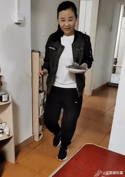 带货|孙卓妈妈撒鸡汤，女人要懂得投资自己，网友：这广告不错