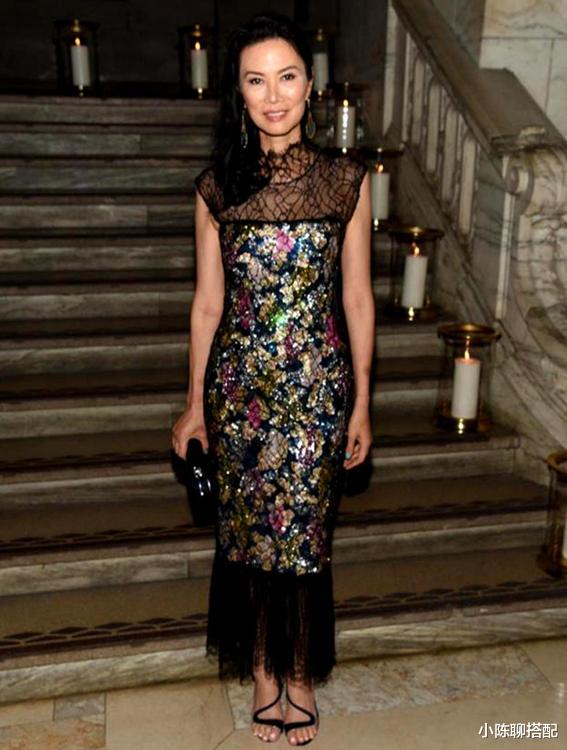 邓文迪|53岁的邓文迪，时尚品味一直都十分在线，令人欣赏不已