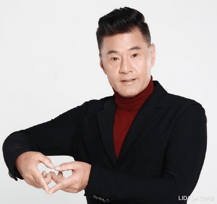 于荣光|于荣光：一生洁身自好无绯闻，与初恋恩爱35年，为何63岁被离婚？