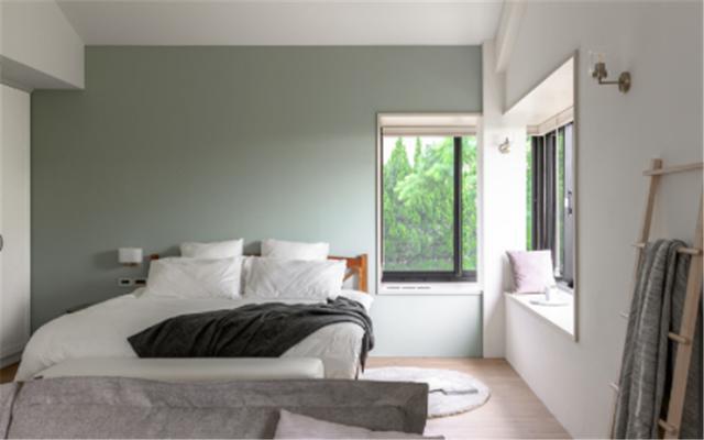 床头背景墙别再挂装饰画了!现在流行乳胶漆+石膏线,高级又好看