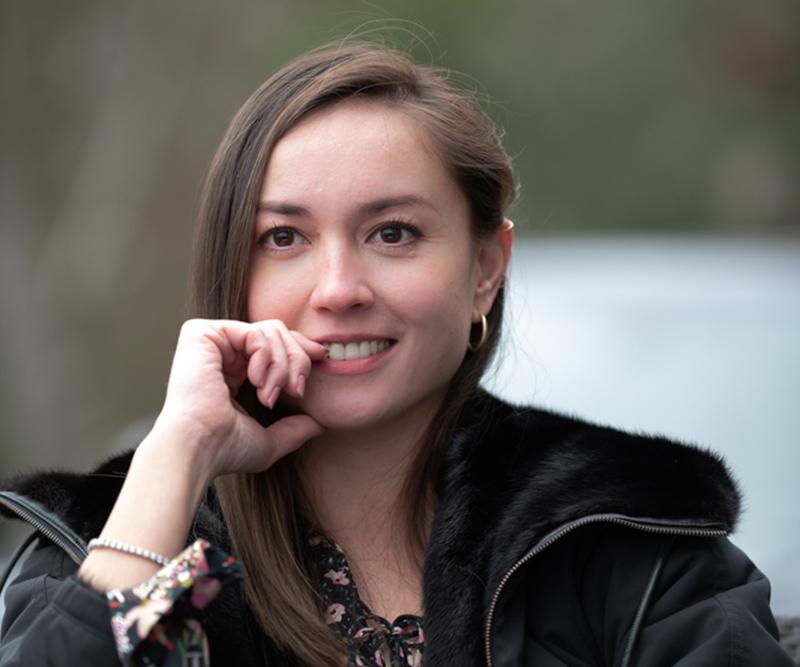 |洗米嫂在丈夫出事后首度露面，精心打扮出席派对，笑得开怀引争议