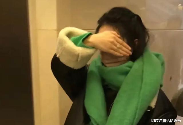 我是歌手|赵丽颖参加春晚大联排，不经意间的一个动作，引发了网友们的猜想