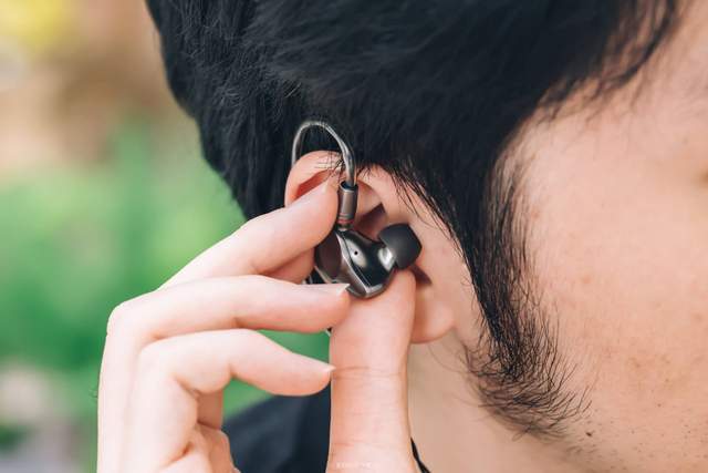 七彩虹|七彩虹 CH1 快拆体验：一圈一铁的标配，实用为主的千元产品