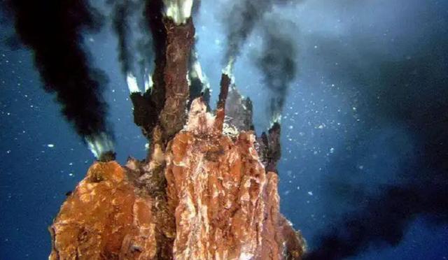 第四种水“在深海中被发现”:原来水并非只有固态、液态和气态