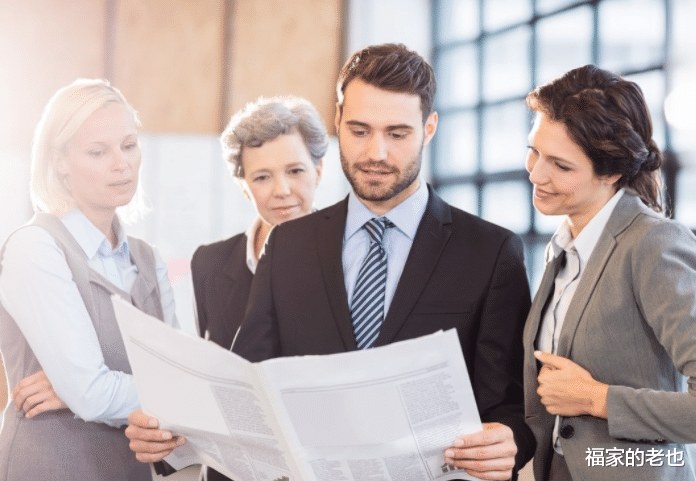 |“上班穿什么？”这是许多职业女性，渴望掌握的着装技巧