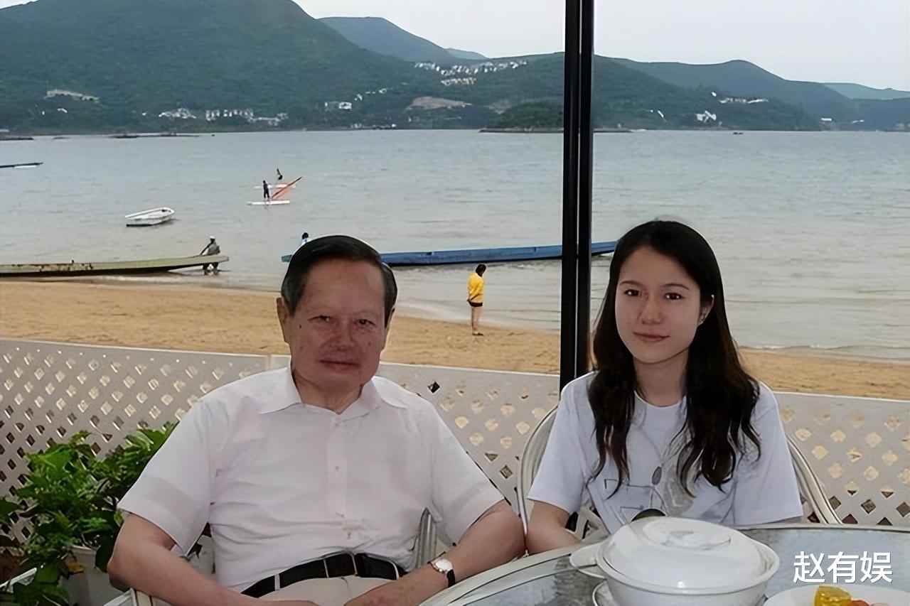 翁帆|为照顾大54岁老公，翁帆坚持早睡早起18年，如今杨振宁已100岁