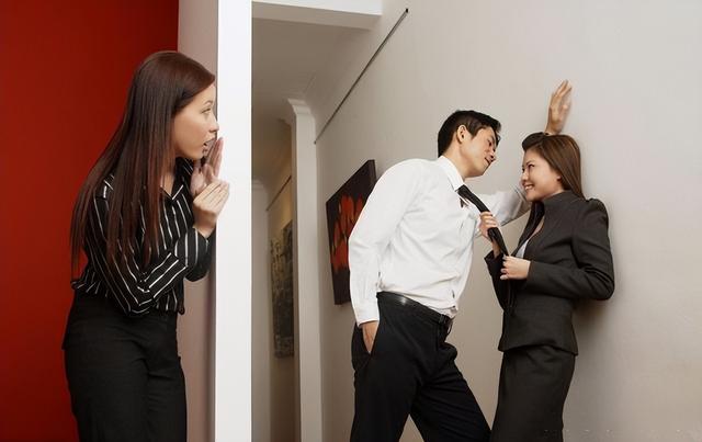 |回顾:为走捷径随老板出差,“开小会”不慎怀孕,男友:我无所谓