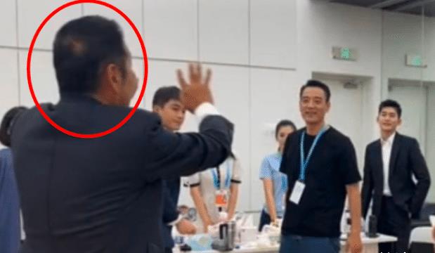 陈道明|66岁陈道明1张偷拍照流出，打脸多少人：层次越高的人，越谦卑