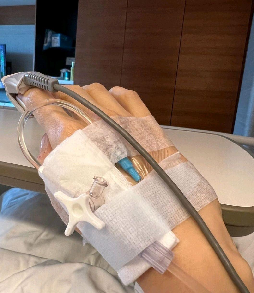 李嘉欣|李嘉欣人美命大,48小时急救死里逃生,第一时间发病照颜值依旧